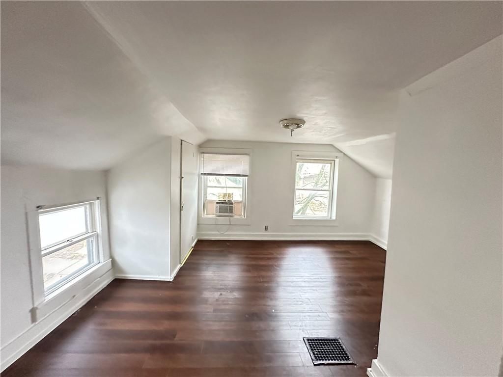208 S Washington Street — photo 10