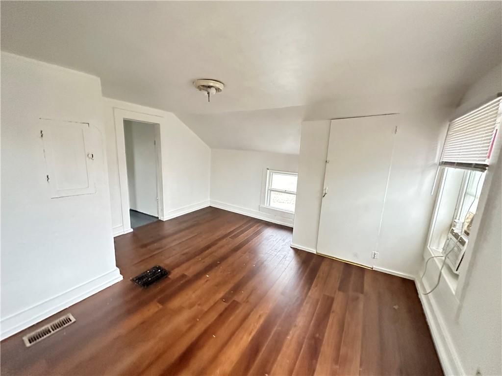 208 S Washington Street — photo 11