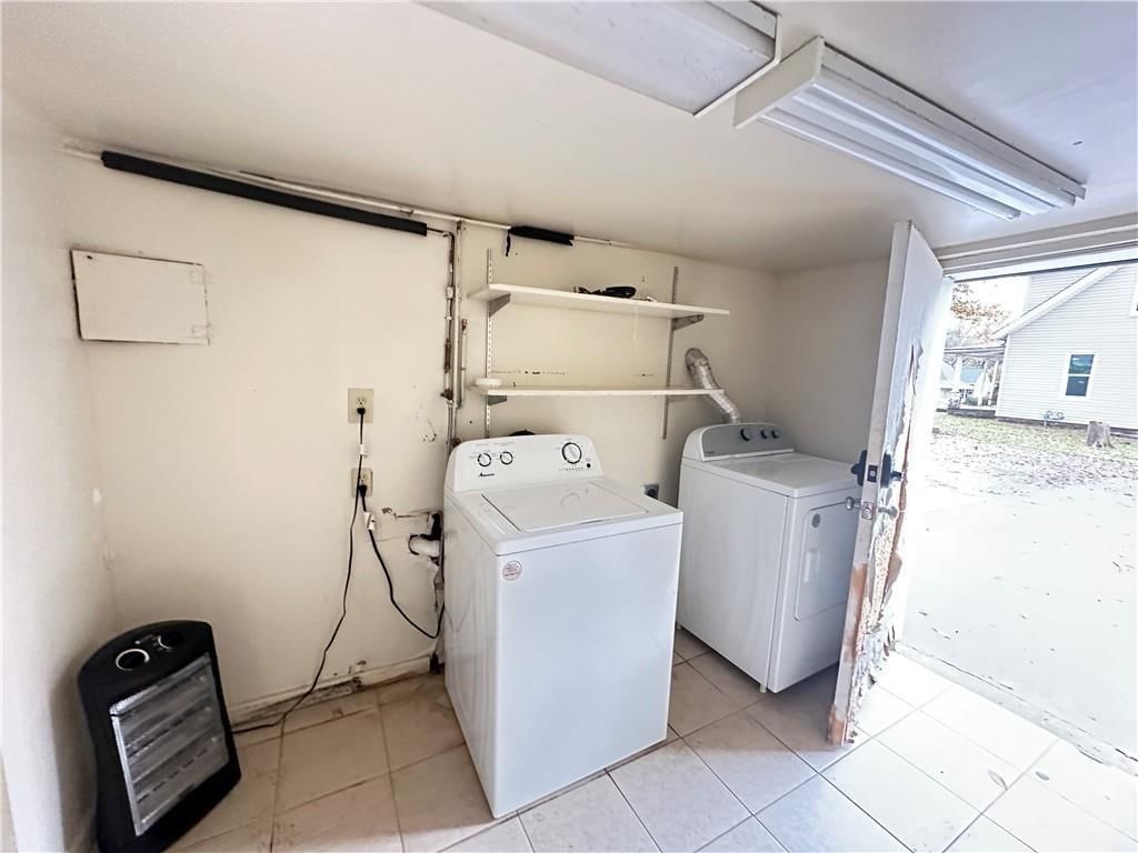208 S Washington Street — photo 19