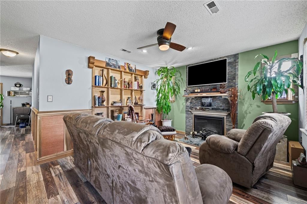 701 NE Banner Drive — photo 5