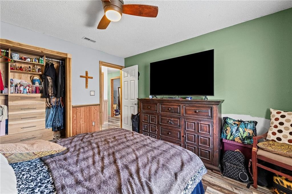 701 NE Banner Drive — photo 14