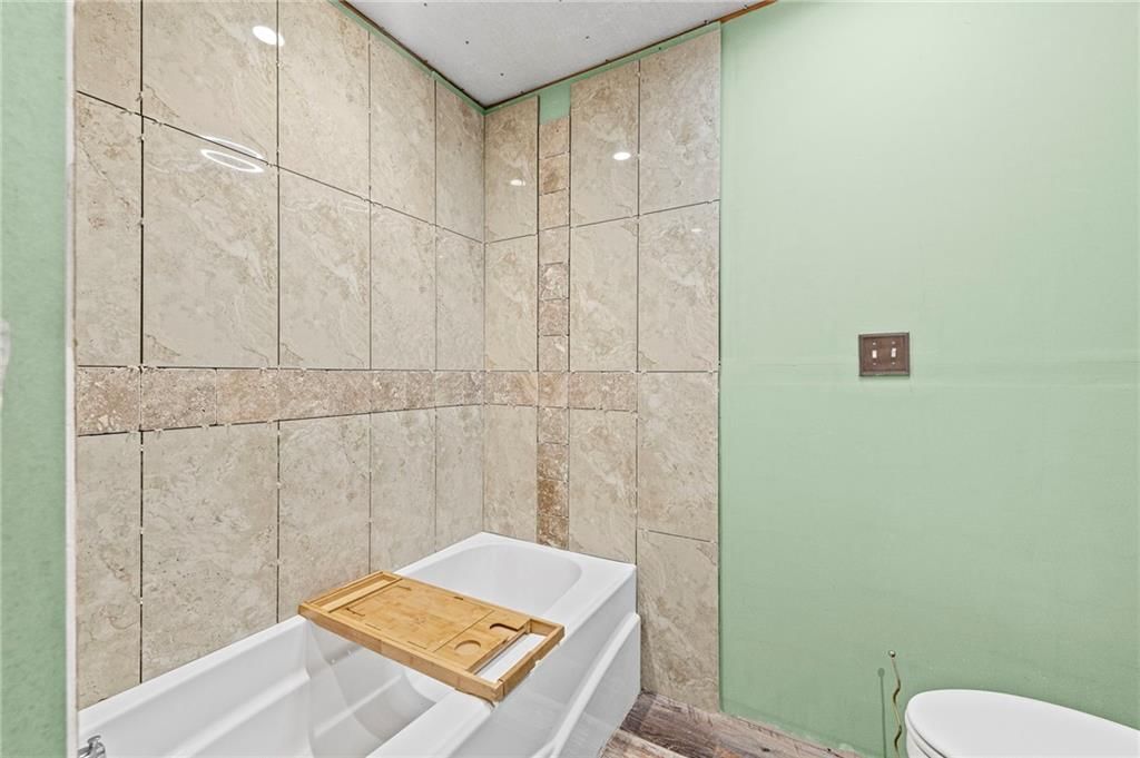 701 NE Banner Drive — photo 16