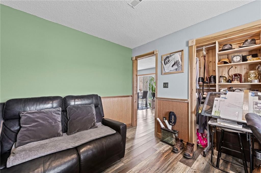 701 NE Banner Drive — photo 18