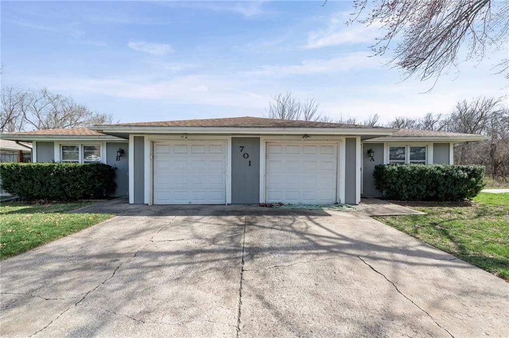 701 NE Banner Drive — photo 41
