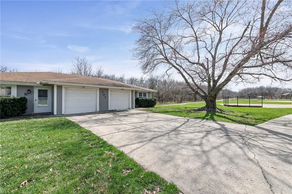 701 NE Banner Drive — photo 42