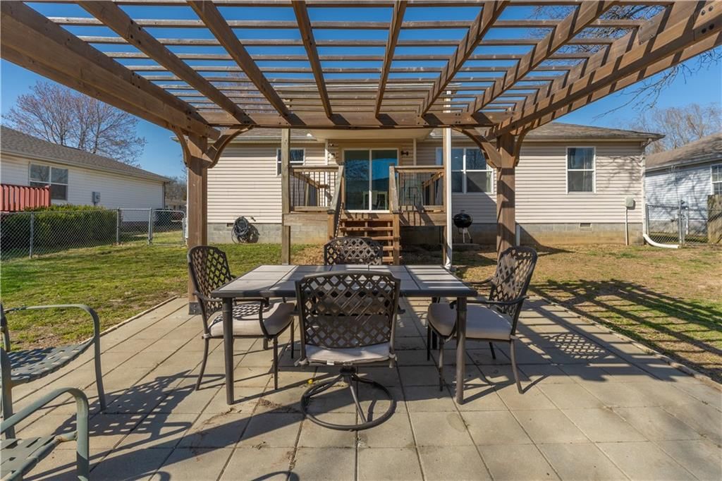 513 Kennedy Street — photo 28