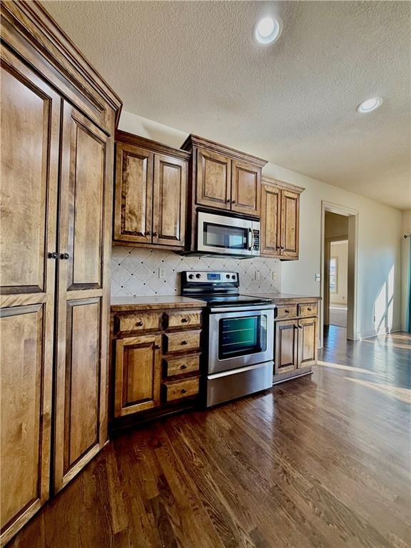 300 SW Eagles Ridge Drive — photo 9