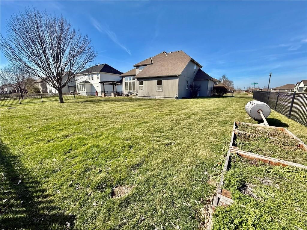 300 SW Eagles Ridge Drive — photo 51