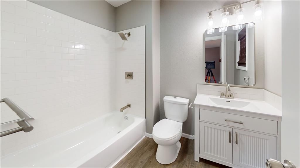 626 W Allison Street — photo 9