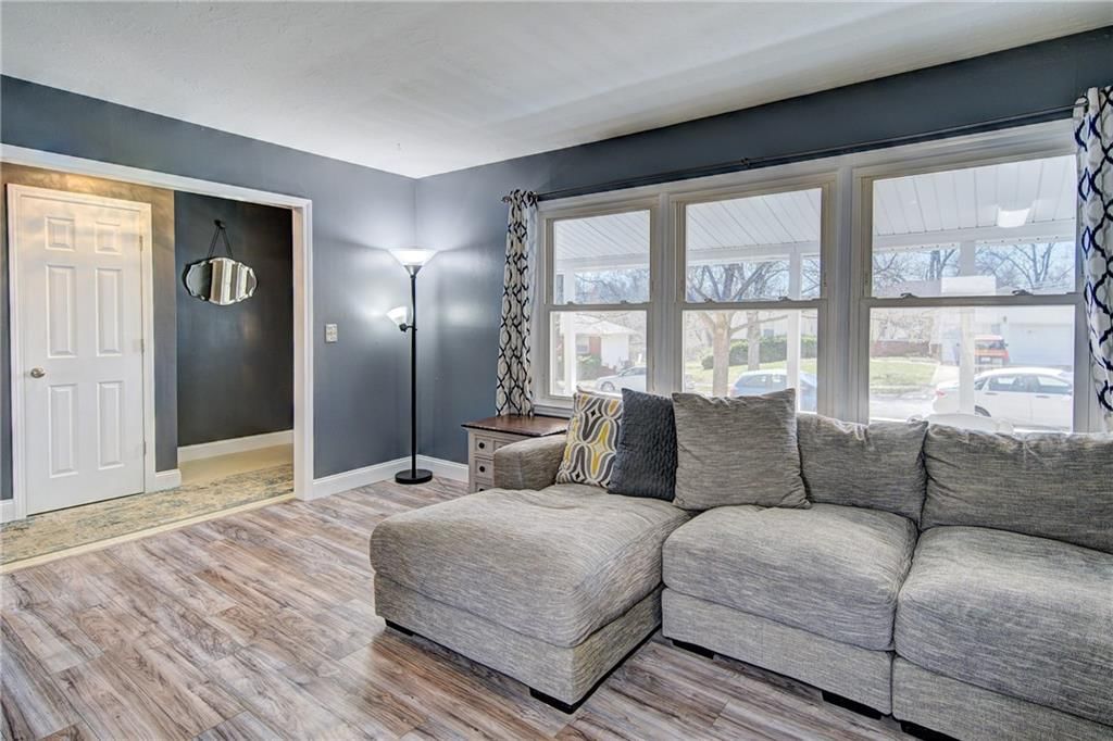311 SW Pinnell Drive — photo 3