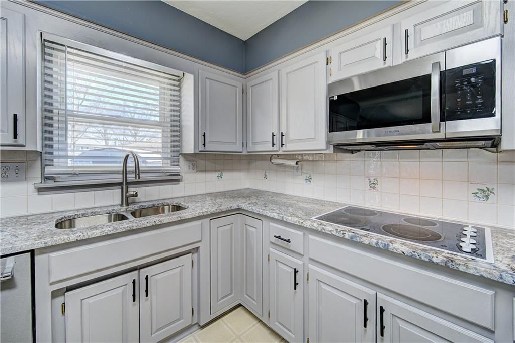 311 SW Pinnell Drive — photo 9