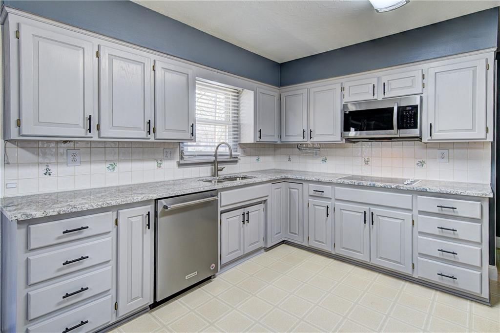 311 SW Pinnell Drive — photo 10