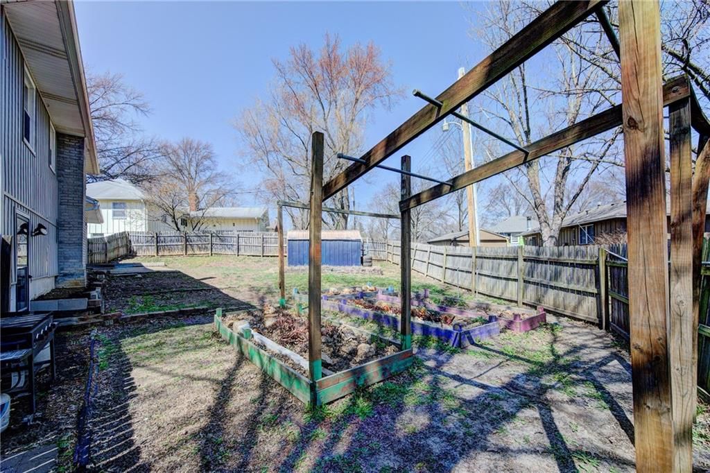 311 SW Pinnell Drive — photo 24