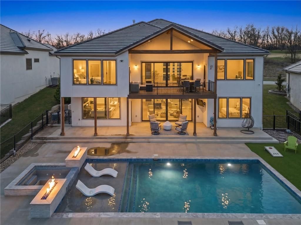 9317 Cottonwood Canyon Drive, Lenexa, KS