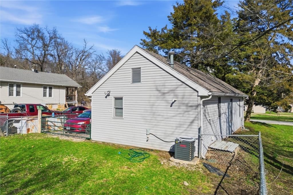 106 SARATOGA Avenue — photo 24