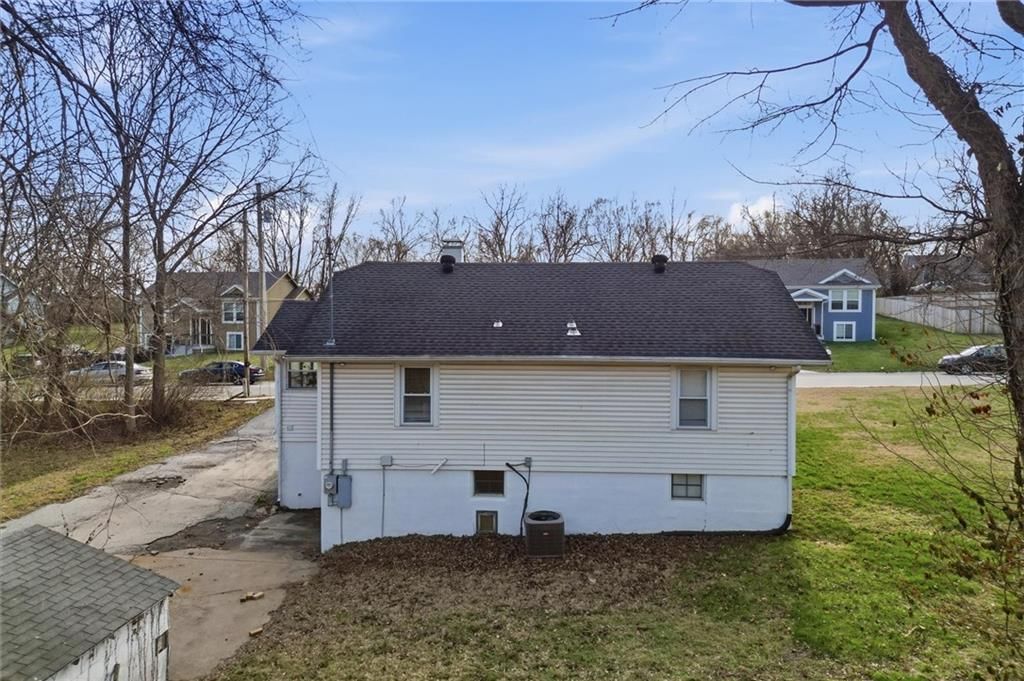 106 SARATOGA Avenue — photo 33