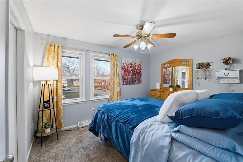 216 S Shrank Avenue — photo 13