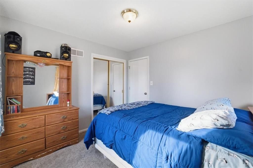 216 S Shrank Avenue — photo 15