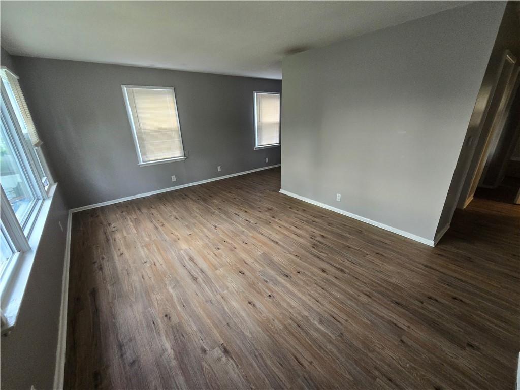 105 S Crysler Avenue — photo 6