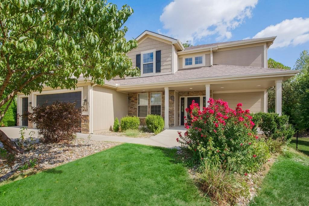 875 Clearview Drive, Lansing, KS