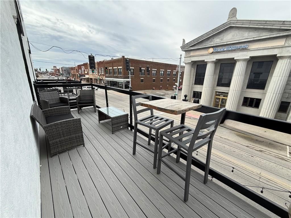 101 E 4th Street — photo 39