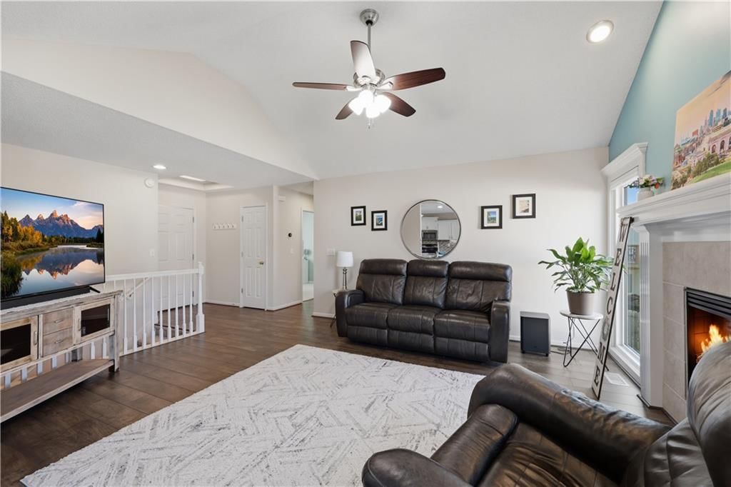 8728 N Arcola Court — photo 2