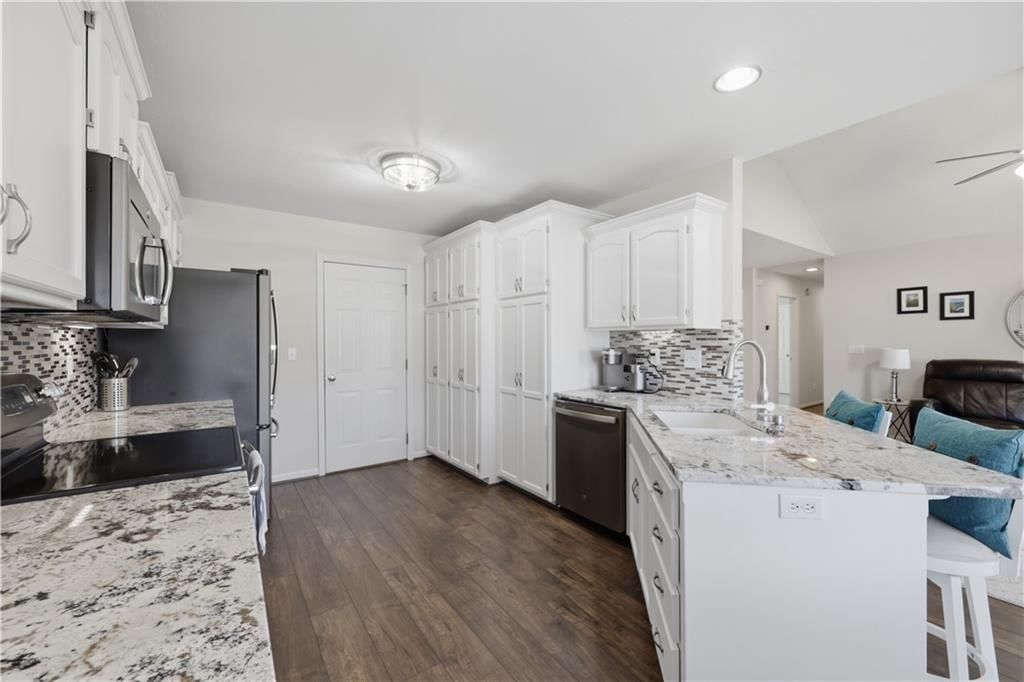 8728 N Arcola Court — photo 4