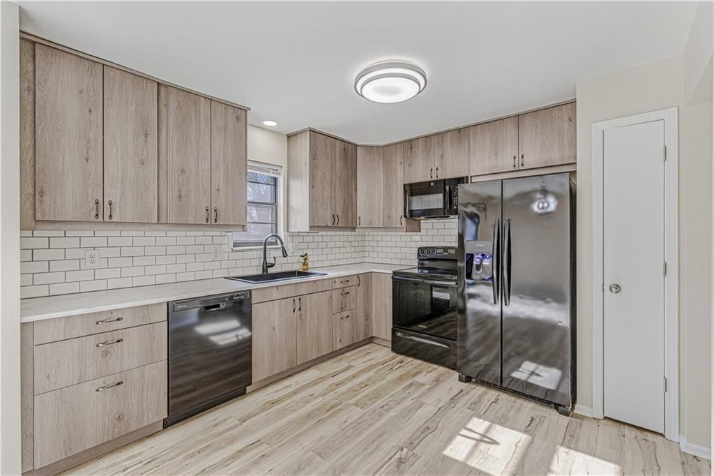 16901 E 3rd Street — photo 10