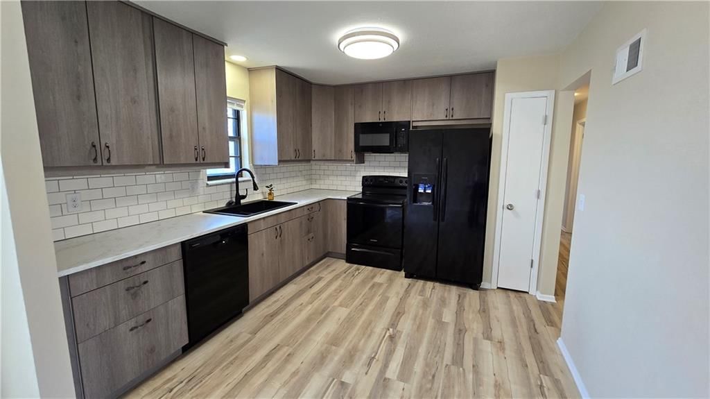 16901 E 3rd Street — photo 12