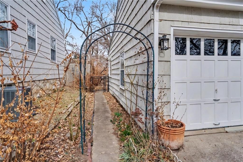 5212 W 57th Terrace — photo 70