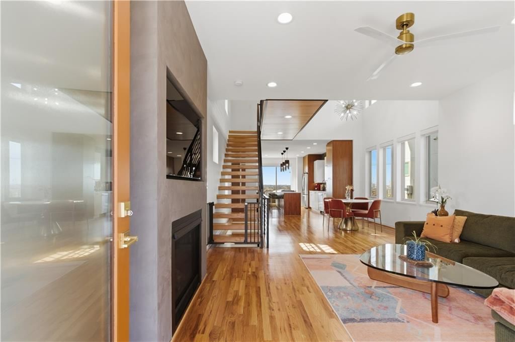 1812 Mercier Street — photo 3
