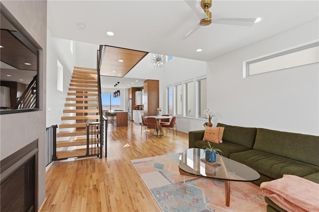 1812 Mercier Street — photo 4
