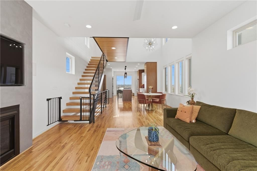 1812 Mercier Street — photo 5