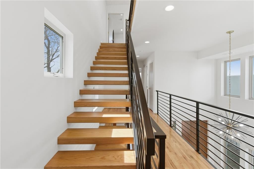 1812 Mercier Street — photo 28