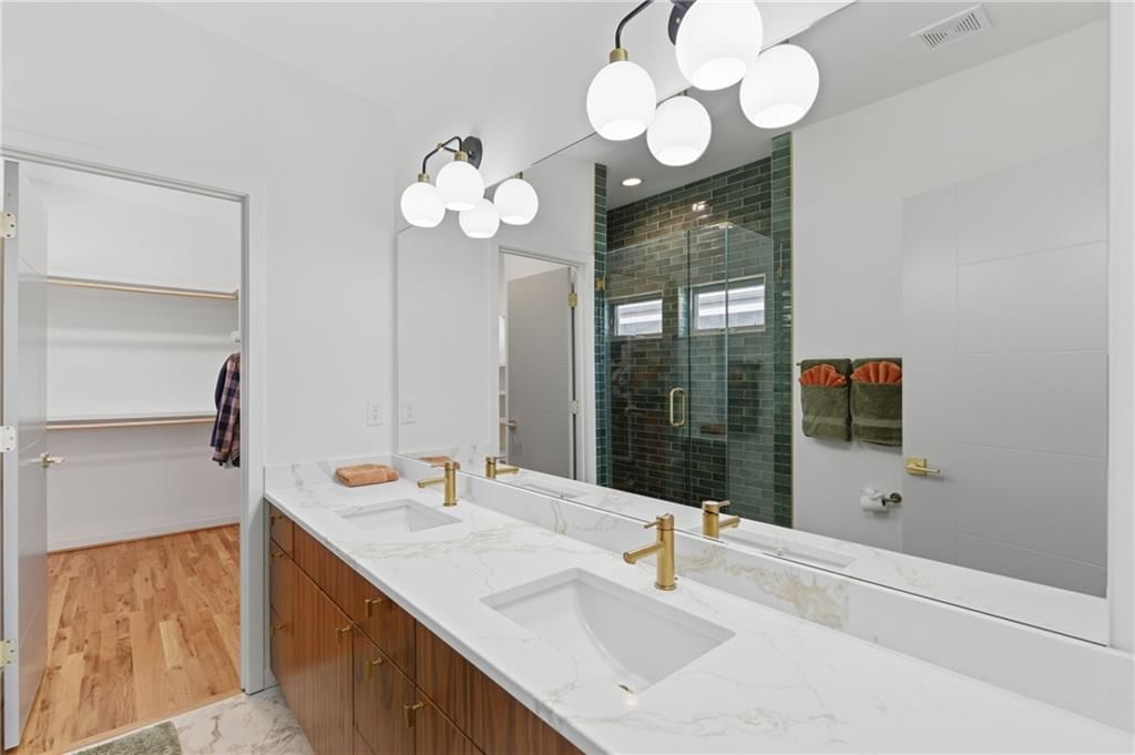 1812 Mercier Street — photo 31