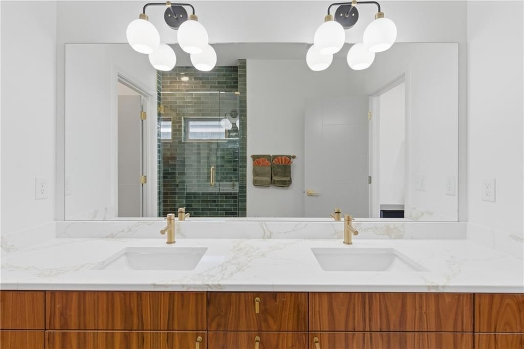 1812 Mercier Street — photo 35