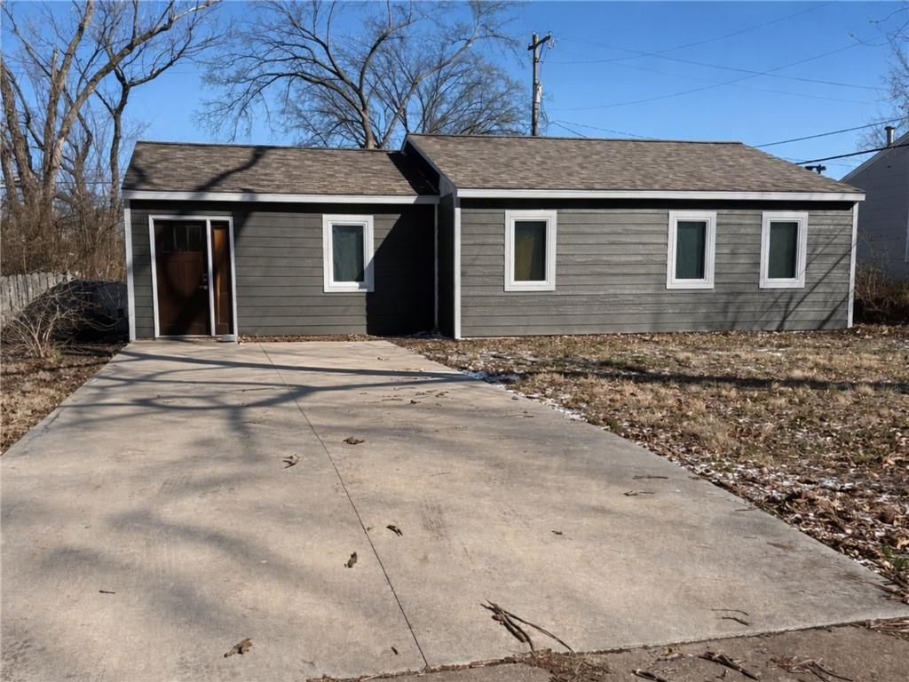 2608 Moundview Drive — photo 1