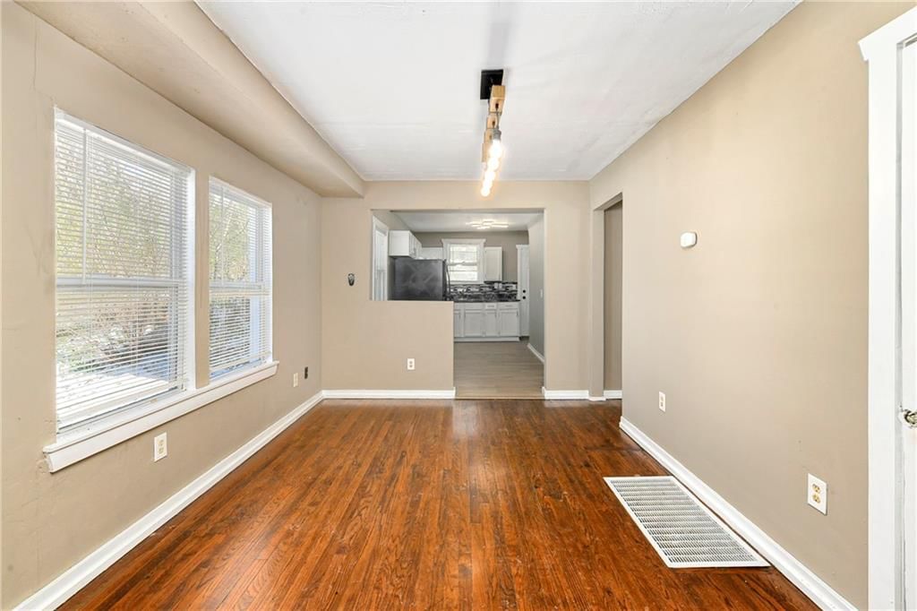 4427 Agnes Avenue — photo 8