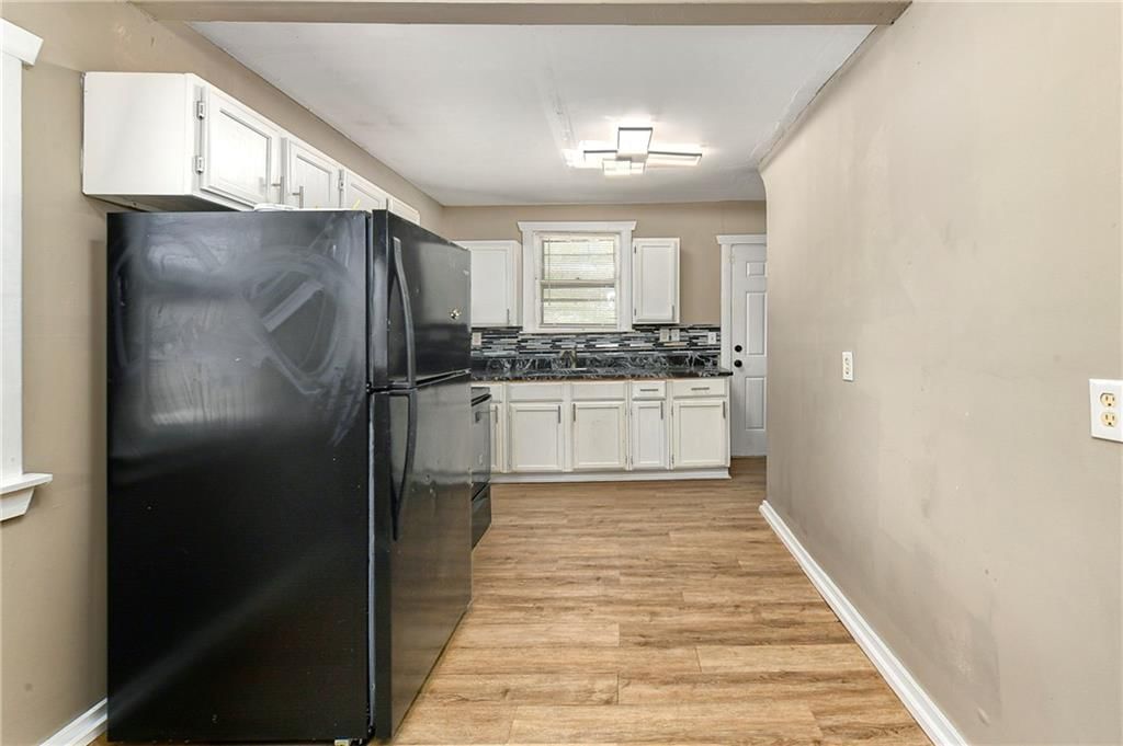 4427 Agnes Avenue — photo 11