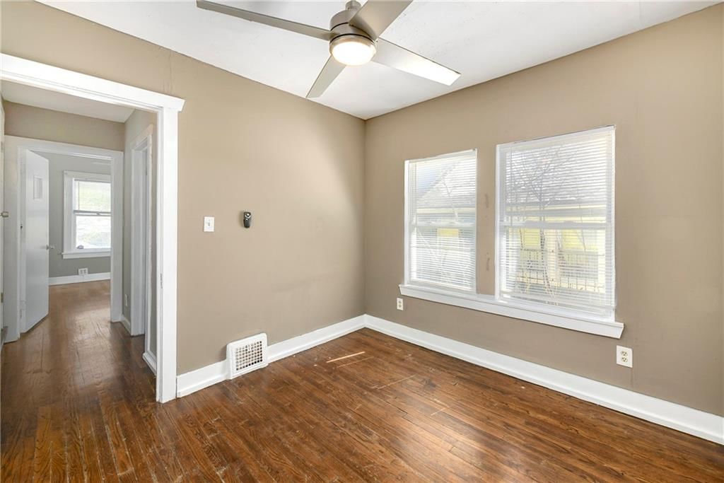 4427 Agnes Avenue — photo 17