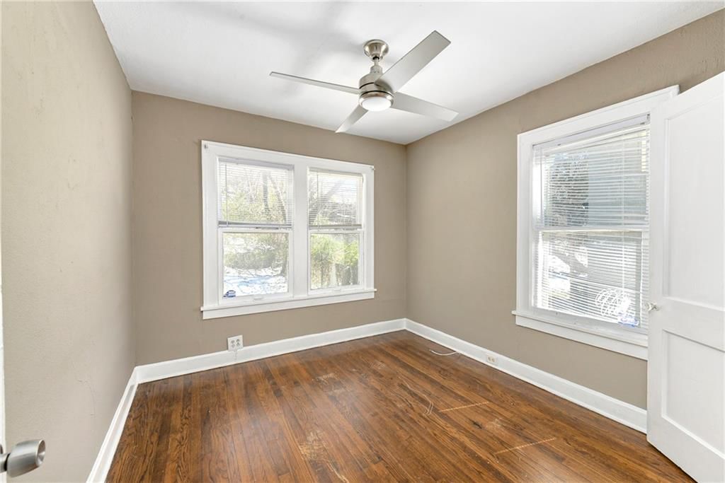 4427 Agnes Avenue — photo 18