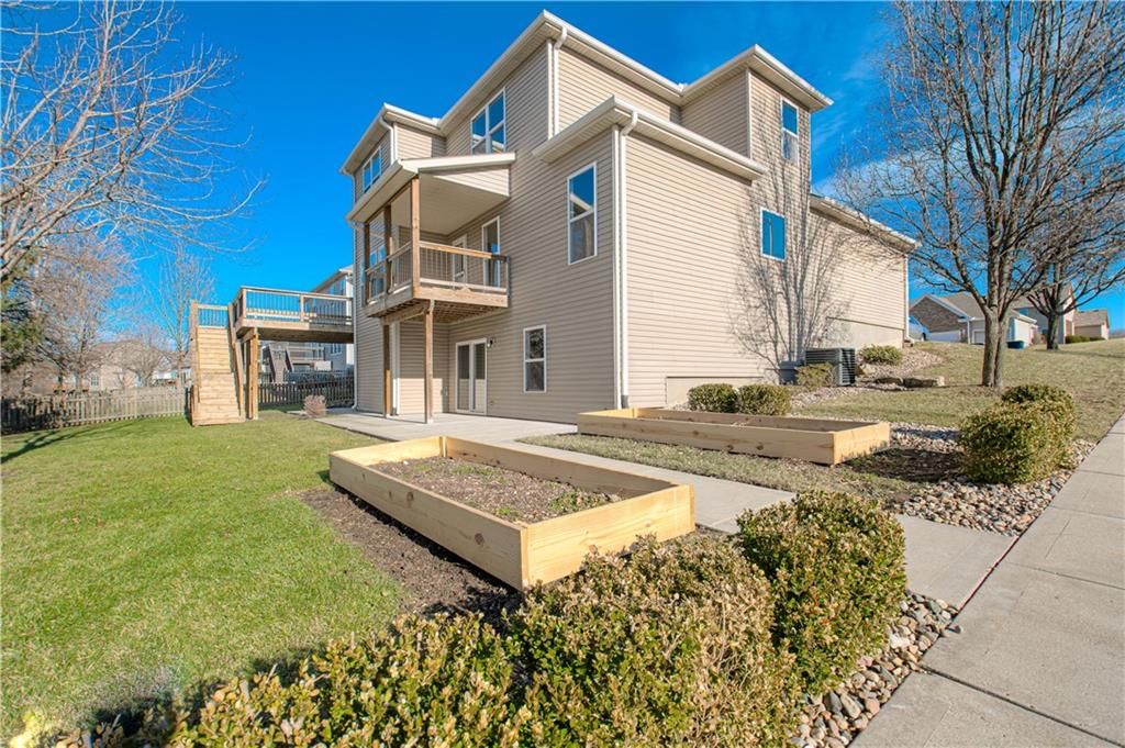 10224 N Willow Avenue — photo 43
