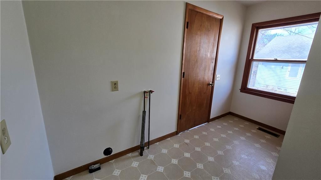 374 Woodrow Street — photo 16