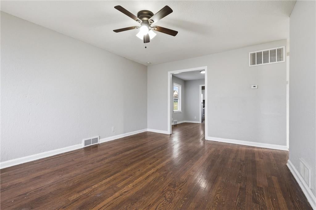 4115 E Linwood Boulevard — photo 5