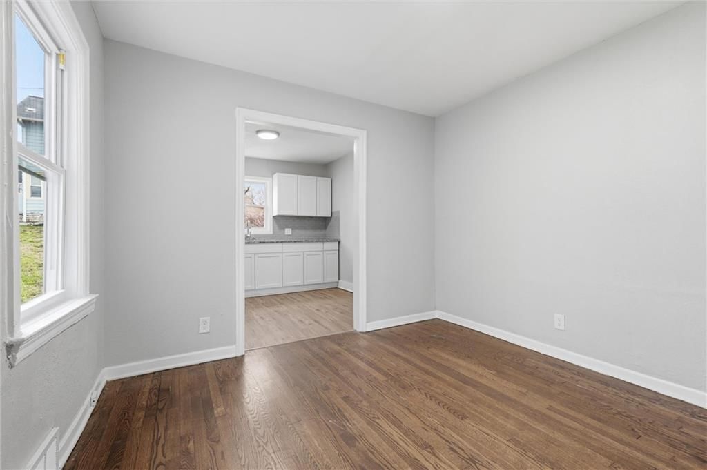4115 E Linwood Boulevard — photo 9
