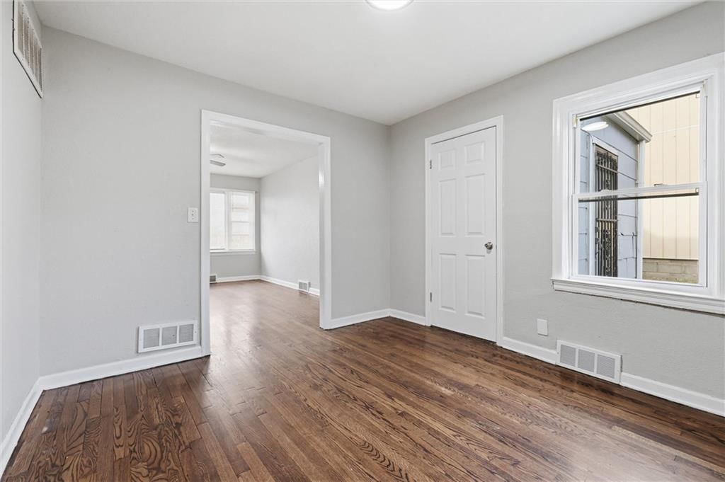 4115 E Linwood Boulevard — photo 10