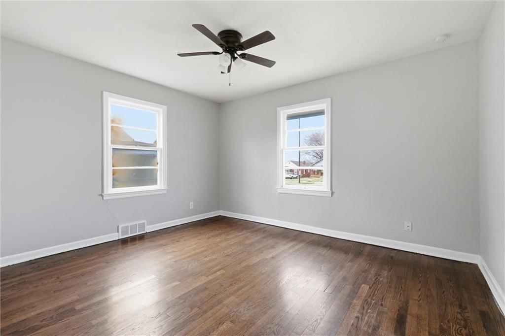 4115 E Linwood Boulevard — photo 15