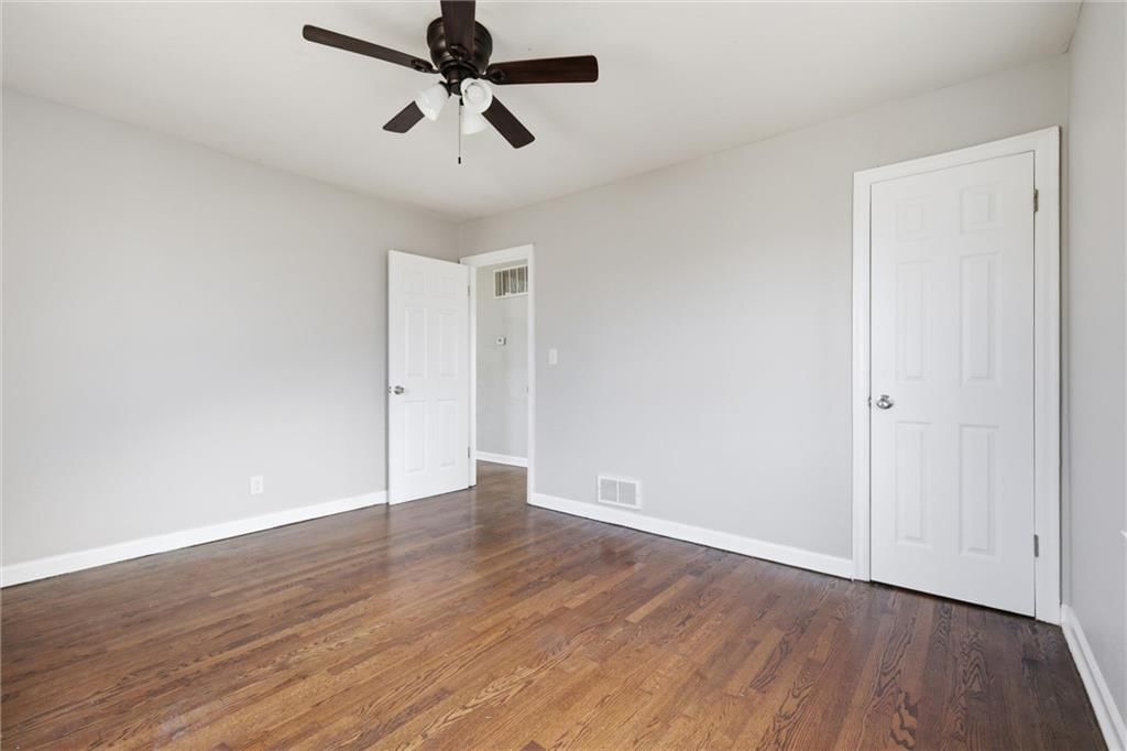 4115 E Linwood Boulevard — photo 16