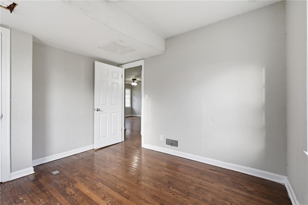 4115 E Linwood Boulevard — photo 18