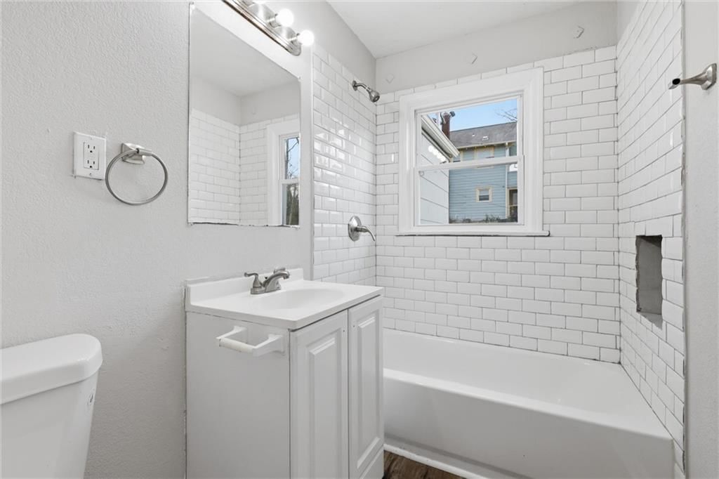 4115 E Linwood Boulevard — photo 19